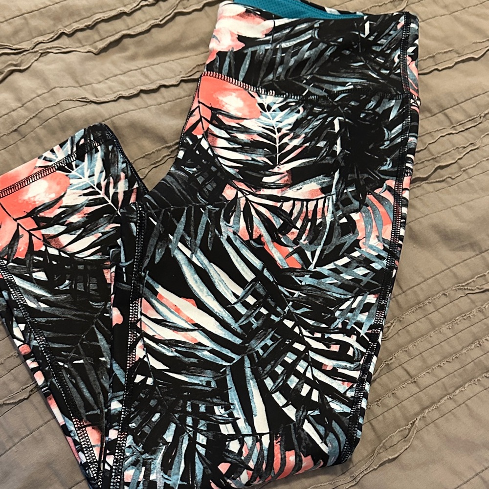 Marika Black and Pink Leaf Print Leggings

(269)